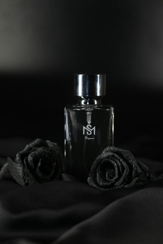 Home Instagram @hamza01nsr - Luxury black perfume