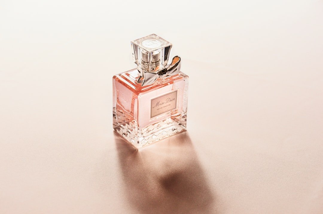 The Art of Drawing Readers In: Your attractive post title goes here clear-perfume-bottle-so4efi-d1nc